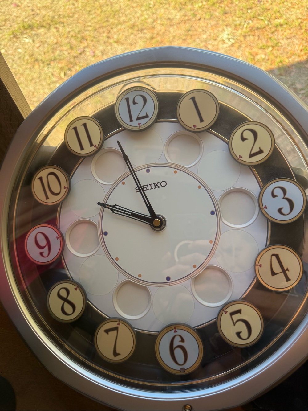 Seiko QXM106SRH "Twirling Numbers" Melodies in Motion wall clock - Picture 6 of 13